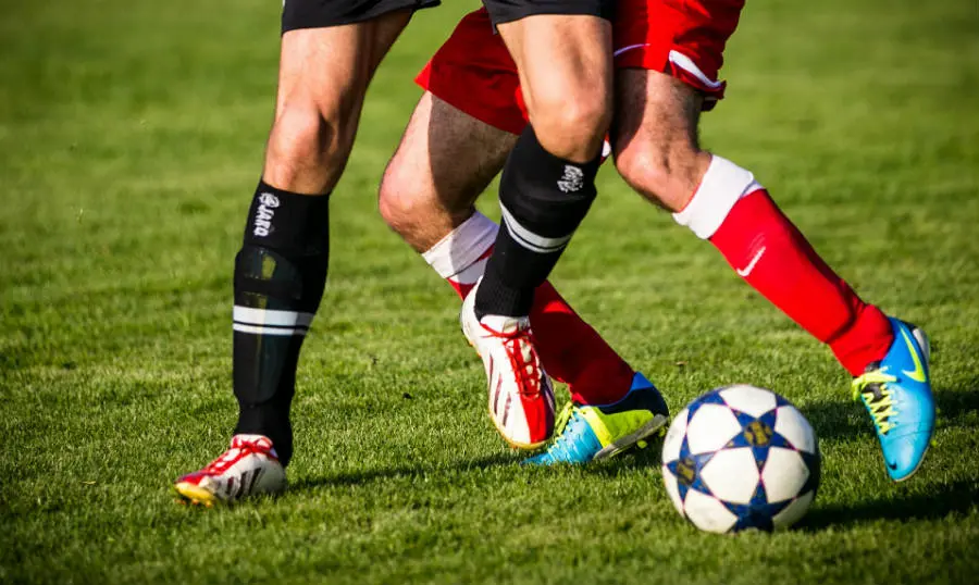 golpe en el tobillo jugando futbol - Cómo saber si es un esguince o una fractura