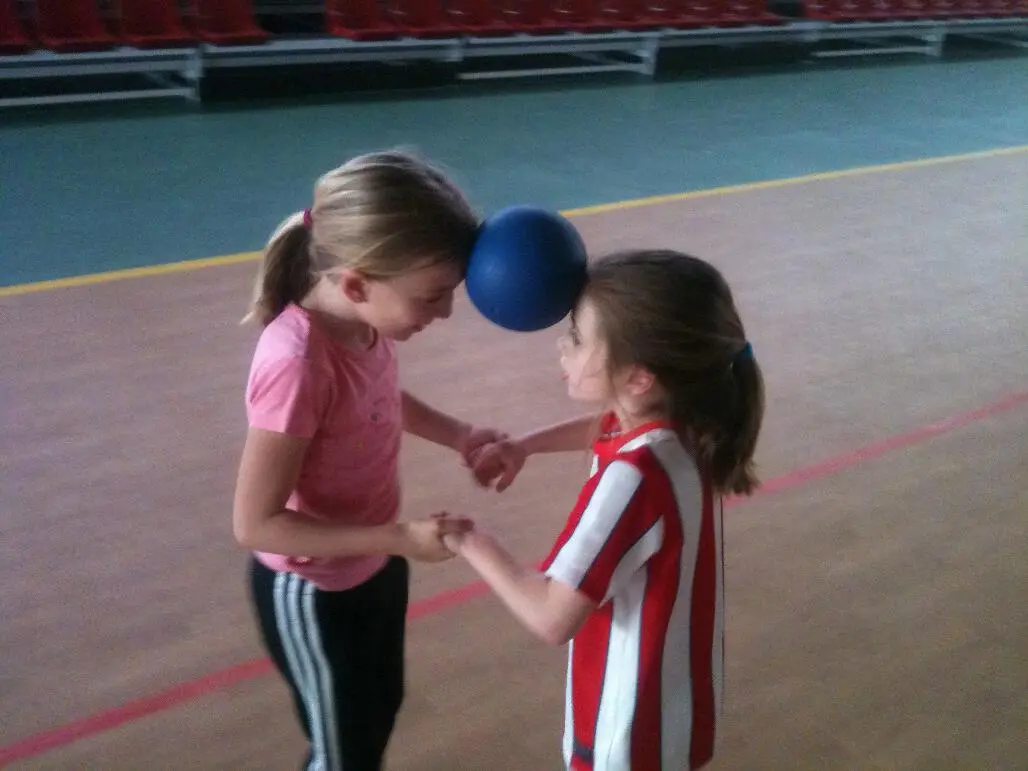 juego cooperativo con pelota - Cómo se juega el juego cooperativo del balón
