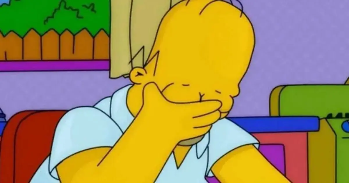 homero juega slenderman - Cuántos pelos tiene Homer Simpson en la parte de arriba de la cabeza