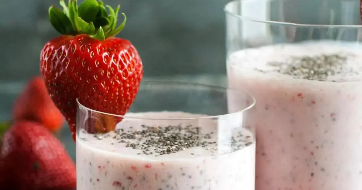 jugos detox con frutilla - Qué aporta el licuado de fresa con leche