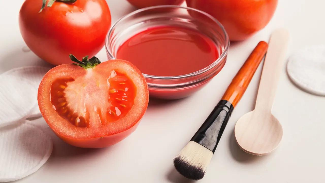 jugo de tomate beneficios para la piel - Qué beneficios tiene el tomate para la piel