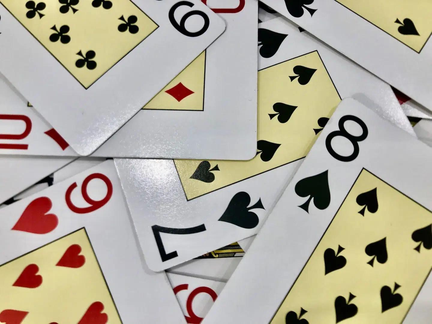 juegos de cartas faciles - Qué puedo jugar con cartas solo