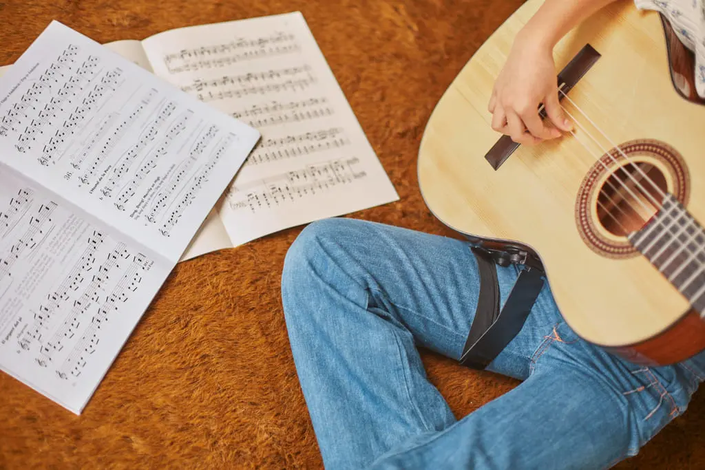 guitarra jugar - Qué tenemos que hacer para tocar bien la guitarra